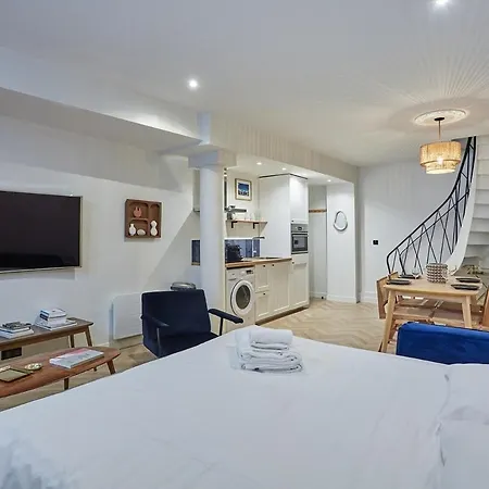 Duplex Center Of By Prestige * Paris